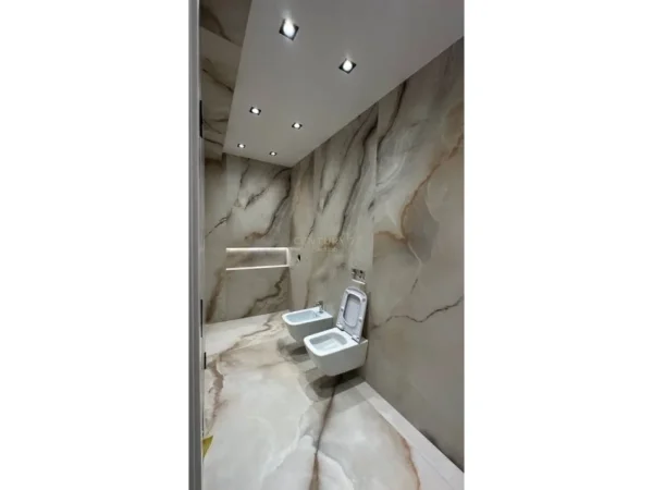 Tirane, jap me qera zyre Kati 4, 102 m² 900 € (Liqeni Thate)