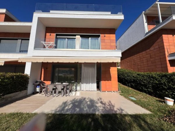 Tirane, jepet me qera Vile 3 Katshe Kati 0, 352 m² 2.500 € (Mullet)