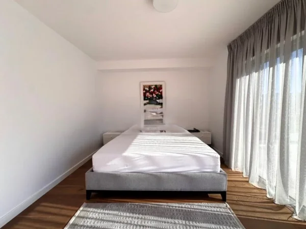 Tirane, jepet me qera Vile 3 Katshe Kati 0, 352 m² 2.500 € (Mullet)