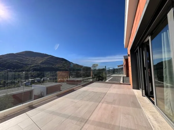 Tirane, jepet me qera Vile 3 Katshe Kati 0, 352 m² 2.500 € (Mullet)