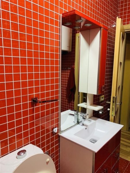 Tirane, jepet me qera apartament 2+1+Ballkon Kati 3, 60 m² 650 € (Rruges Fortuzi)