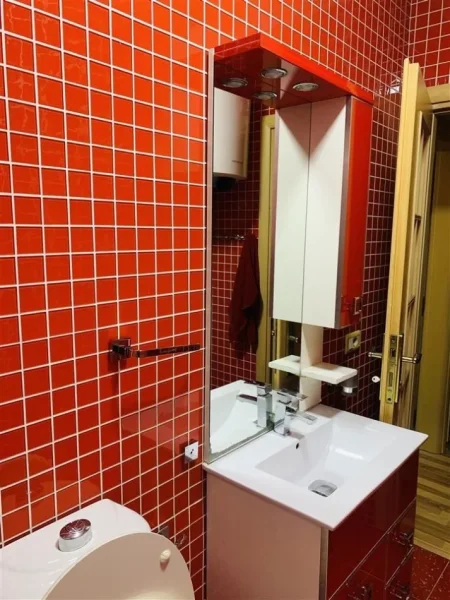 Tirane, jepet me qera apartament 2+1+Ballkon Kati 3, 60 m² 650 € (Rruges Fortuzi)