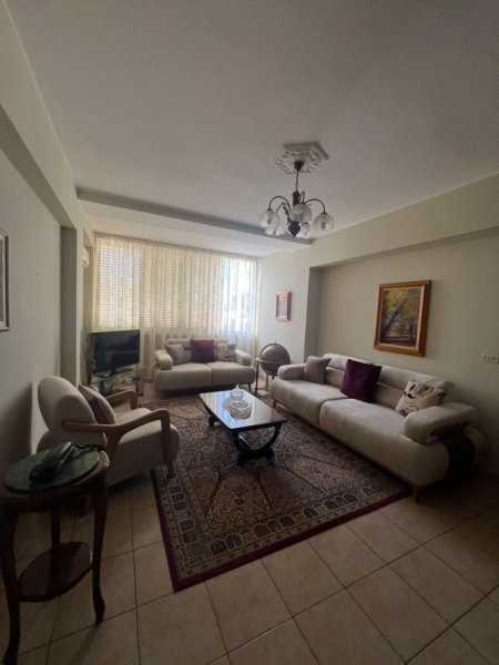 Qira, Apartament 2+1, Sheshi Wilson, Tiranë