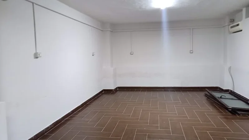 Tirane, shitet ambjent biznesi Kati -1, 109 m² 120.000 € (vasil shanto)