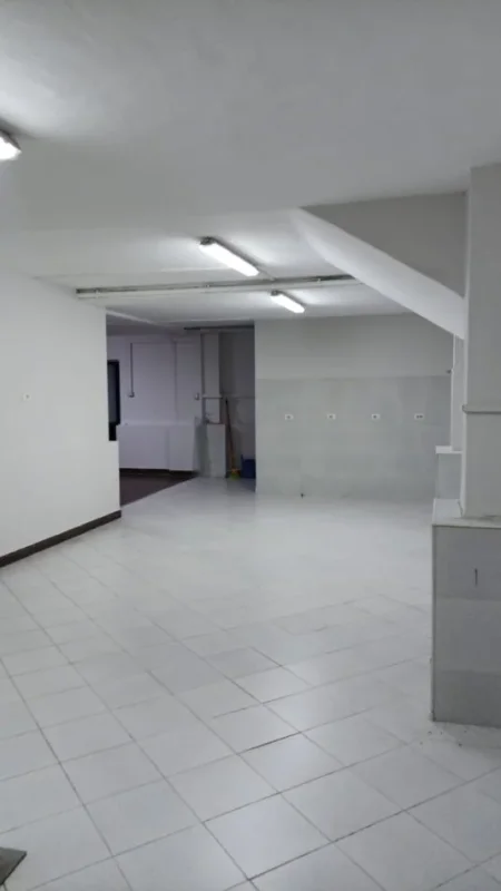 Tirane, shitet ambjent biznesi Kati -1, 109 m² 120.000 € (vasil shanto)