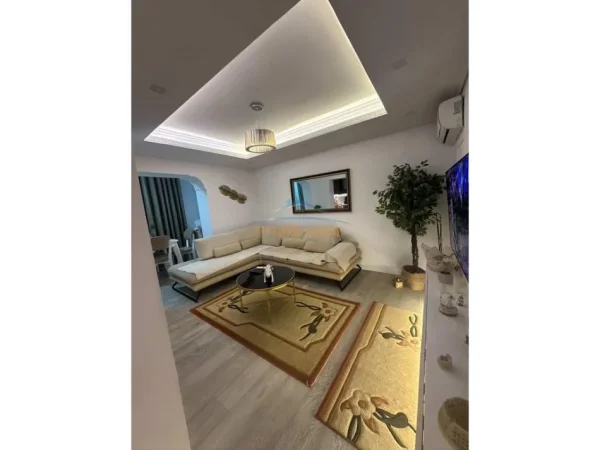 Tirane, jap me qera apartament 1+1 Kati 2, 72 m² 500 € 