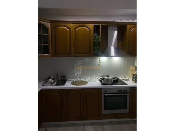 Tirane, jap me qera apartament 1+1 Kati 2, 72 m² 500 € 