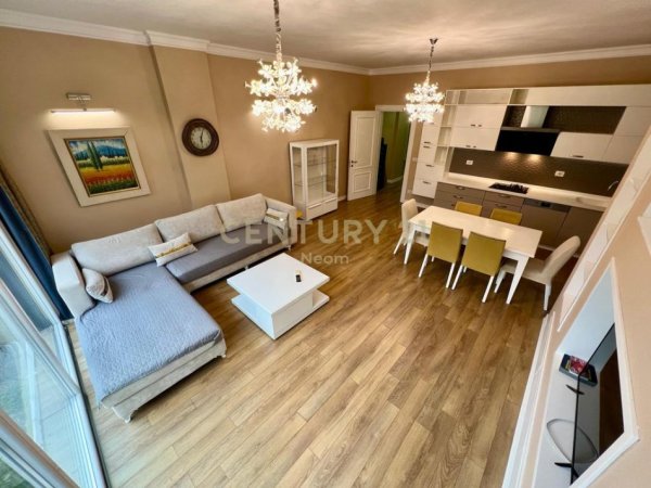 Shqiperi, jepet me qera apartament 2+1+Ballkon Kati 3, 105 m² 850 € (Hotel radissoni)