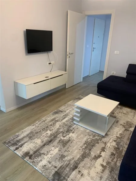 Tirane, jepet me qera apartament 2+1 Kati 2, 90 m² 700 € (21 Dhjetori)