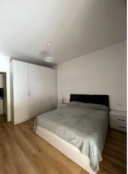 Tirane, jepet me qera zyre Kati 1, 70 m² 750 € (DELIJORGJI)