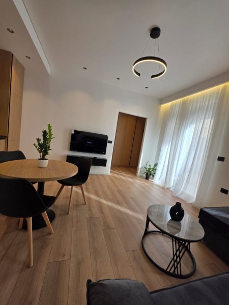Tirane, shes apartament 1+1 , 57 m² 122.000 € (Liqeni i thate)