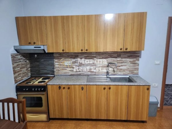 Tirane, jepet me qera shtepi 2+1 Kati 1, 80 m² 400 € (Rruga Todi Shkurti)