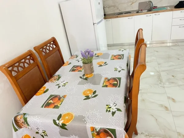 Tirane, jepet me qera apartament 2+1 Kati 1, 90 m² 600 € (astir)
