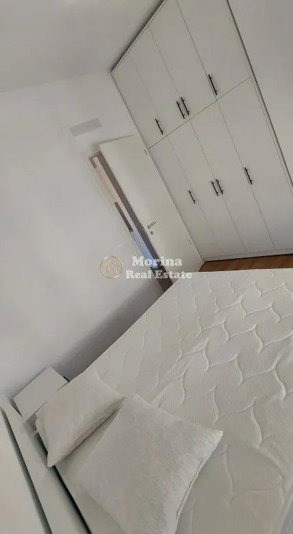 Tirane, jepet me qera apartament 1+1+Ballkon Kati 7, 65 m² 430 € (Kompleksi Kadiu)