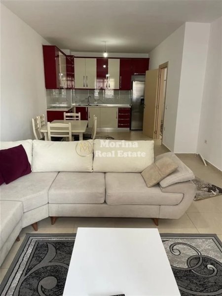 Tirane, jepet me qera apartament 3+1 Kati 2, 140 m² 850 € (Kinostudio)