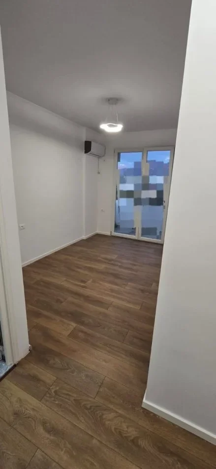 Tirane, shes apartament 2+1+Ballkon Kati 7, 93 m² 218.000 € (Rruga Haxhi Hysen Dalliu)