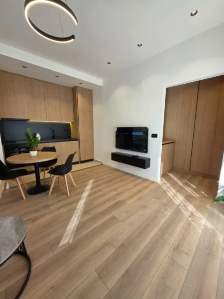 Tirane, shitet apartament 1+1 Kati 1, 57 m² 122.000 € (Liqeni i Thatë)