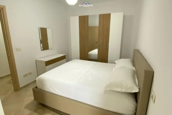 Tirane, shes apartament 2+1+Ballkon Kati 8, 90 m² (Rruga Teodor Keko)