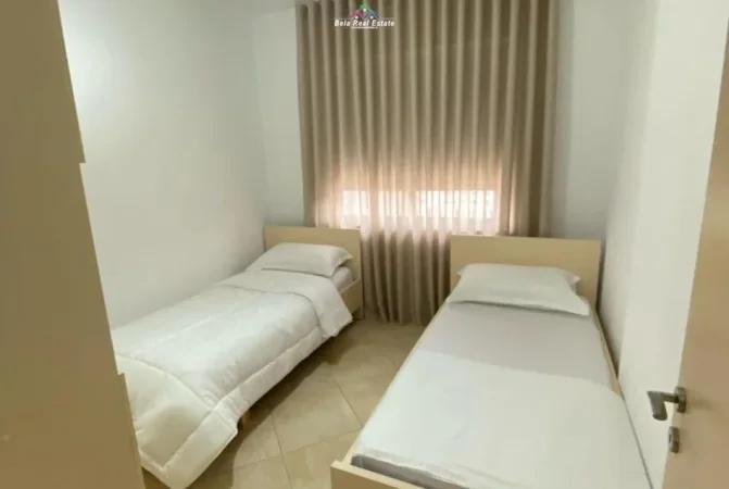 Tirane, shes apartament 2+1+Ballkon Kati 8, 90 m² (Rruga Teodor Keko)