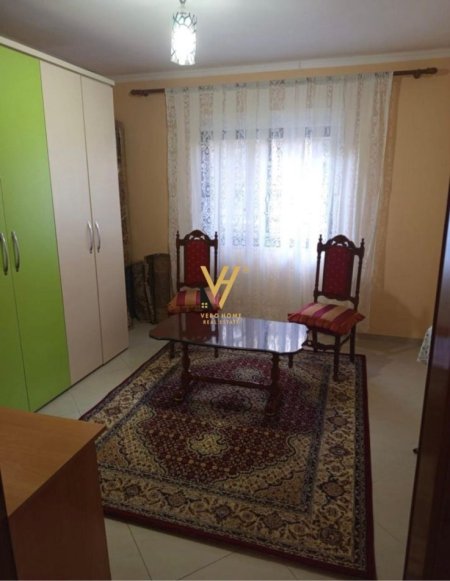 Tirane, jepet me qera apartament 3+1 Kati 0, 100 m² 550 € (21 DHJETORI)