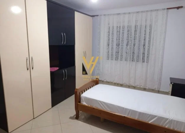 Tirane, jepet me qera apartament 3+1 Kati 0, 100 m² 550 € (21 DHJETORI)