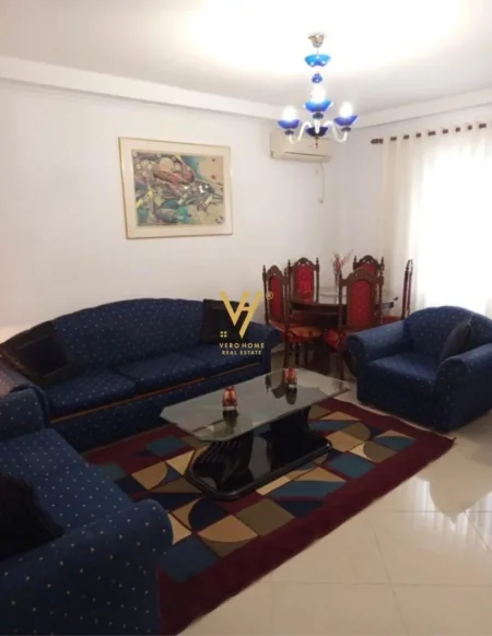 Tirane, jepet me qera apartament 3+1 Kati 0, 100 m² 550 € (21 DHJETORI)
