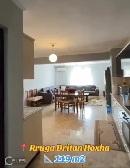 JEPET APARTAMENT 2+1 ME QERA AFER UNIVERSITETIT ZOJA KESHILLIT MIRE,  600 €uro