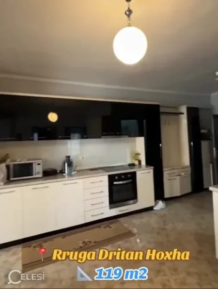 JEPET APARTAMENT 2+1 ME QERA AFER UNIVERSITETIT ZOJA KESHILLIT MIRE,  600 €uro