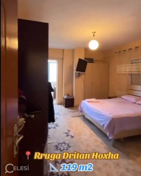 JEPET APARTAMENT 2+1 ME QERA AFER UNIVERSITETIT ZOJA KESHILLIT MIRE,  600 €uro