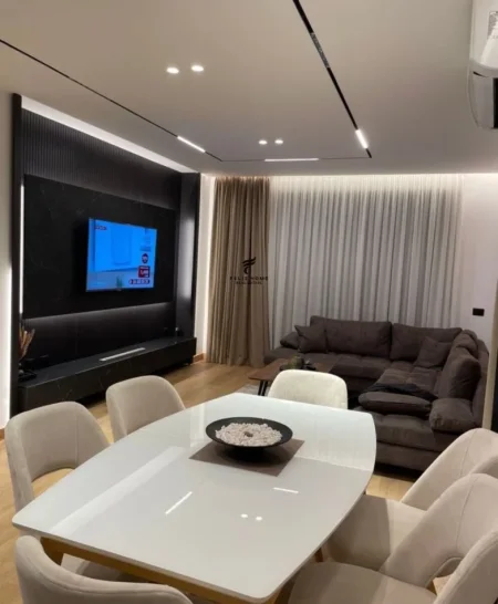 Tirane, jepet me qera apartament 2+1 Kati 5, 113 m² 700 € (ASTIR)