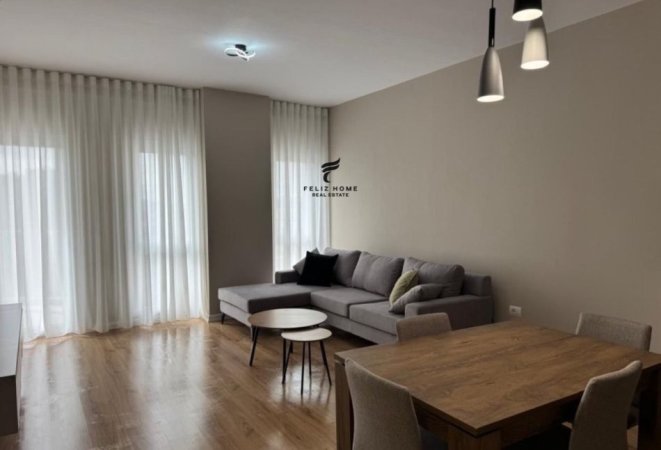 Tirane, jepet me qera apartament 1+1 Kati 10, 75 m² 600 € (ZOGU I ZI)