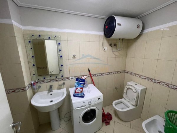 Tirane, shitet apartament 2+1+Ballkon Kati 1, 106 m² 248.000 € (Pallati me Shigjeta)