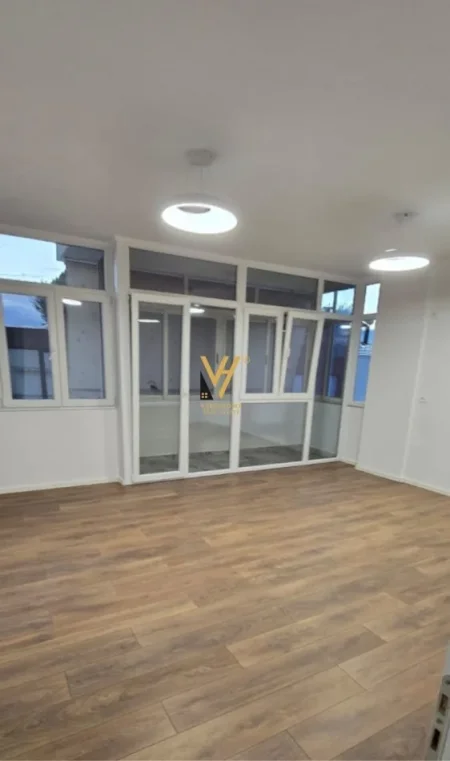 Tirane, shitet apartament 2+1+Ballkon Kati 7, 93 m² 218.000 € (RRUGA HAXHI HYSEN DALLIU)