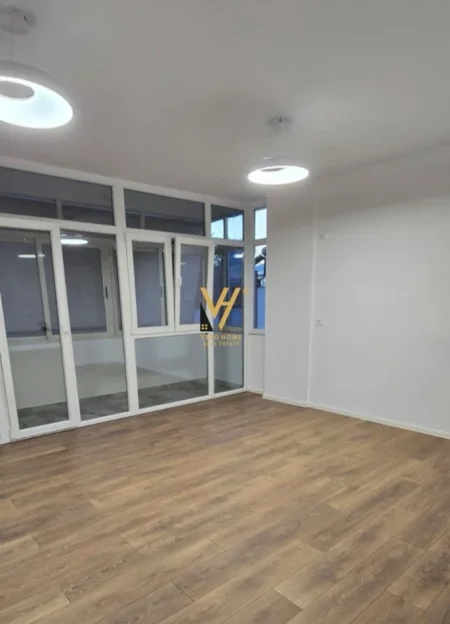 Tirane, shitet apartament 2+1+Ballkon Kati 7, 93 m² 218.000 € (RRUGA HAXHI HYSEN DALLIU)
