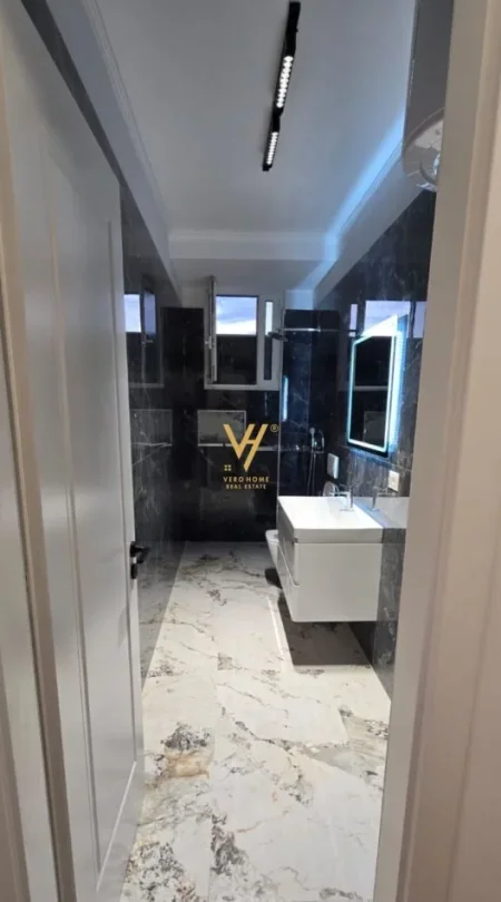 Tirane, shitet apartament 2+1+Ballkon Kati 7, 93 m² 218.000 € (RRUGA HAXHI HYSEN DALLIU)