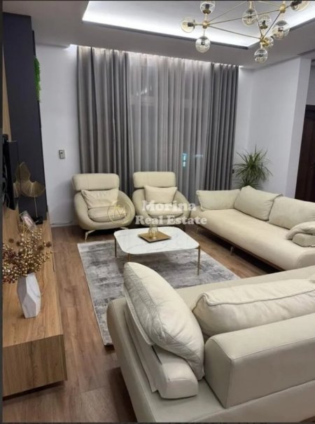 Tirane, jepet me qera apartament duplex 3+1 Kati 1, 150 m² 1.000 € (Kodra e Diellit)