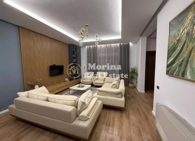 Tirane, jepet me qera apartament duplex 3+1 Kati 1, 150 m² 1.000 € (Kodra e Diellit)