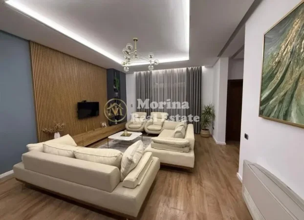 Tirane, jepet me qera apartament duplex 3+1 Kati 1, 150 m² 1.000 € (Kodra e Diellit)