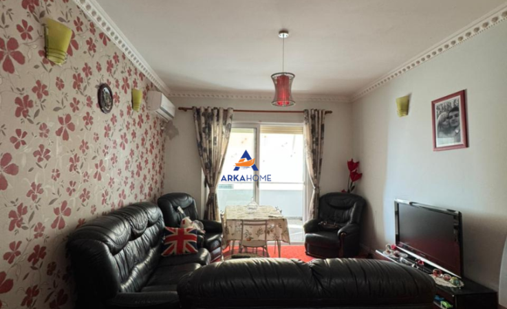 Tirane, shitet apartament 2+1+Ballkon Kati 4, 78 m² 130.000 € (fresk)