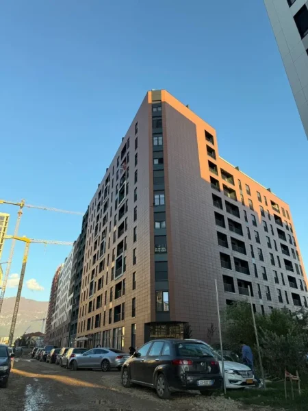 Tirane, jepet me qera dyqan Kati 0, 67 m² 700 € (BULEVARDI RI)