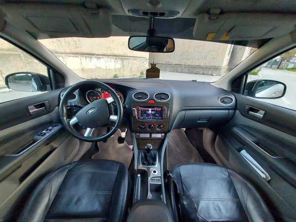 Vlore, shes makine Ford Focus Ghia 2009 1.6Naft Nafte, e argjendtë manuale Kondicioner 235.000 km 3.600 €