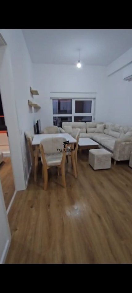 Tirane, jepet me qera apartament 1+1 Kati 7, 50 m² 450 € (ALI DEMI)