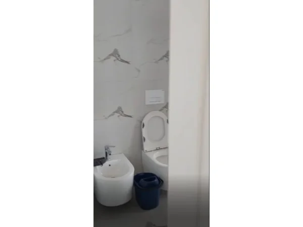 Tirane, jepet me qera apartament 1+1 Kati 7, 63 m² 450 € 