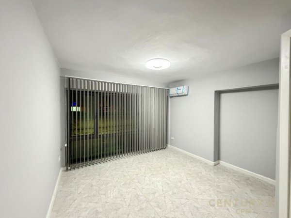 AMBIENT PER ZYRA PRANE SHESHIT SKENDERBEJ! 60 m² 800 € (Qender)
