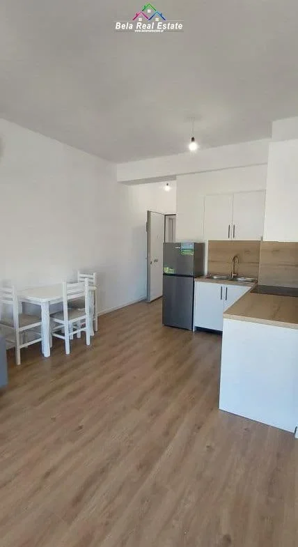 Tirane, jepet me qera apartament 1+1 Kati 7, 65 m² 400 € (Rruga Pasho Hysa)