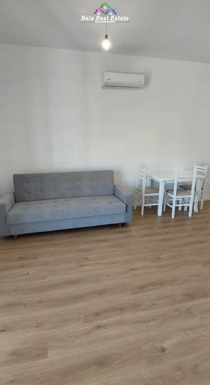 Tirane, jepet me qera apartament 1+1 Kati 7, 65 m² 400 € (Rruga Pasho Hysa)