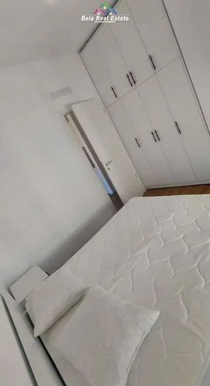 Tirane, jepet me qera apartament 1+1 Kati 7, 65 m² 400 € (Rruga Pasho Hysa)