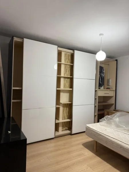 Tirane, jepet me qera apartament 2+1+Ballkon Kati 4, 78 m² 600 € (ne zonen e 21 dhjetori , prane oslo bar)