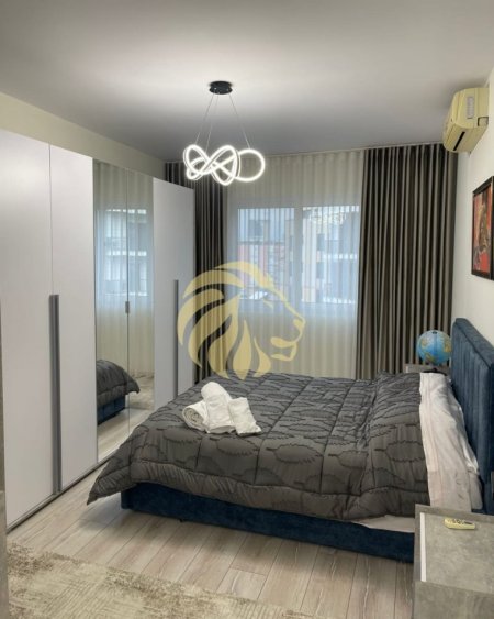 Tirane, shes apartament Kati 8, 70 m² 