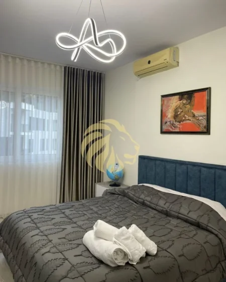 Tirane, shes apartament Kati 8, 70 m² 